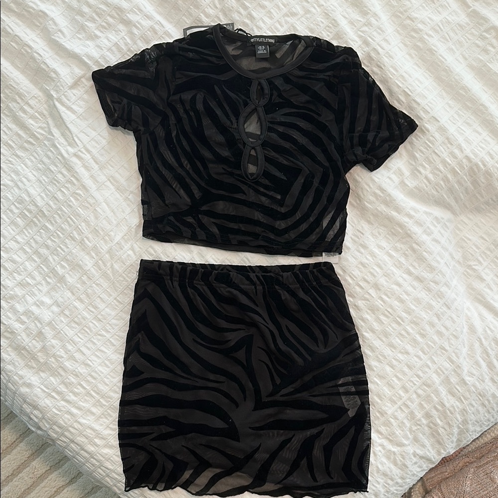 PrettyLittleThing Black Zebra Print Set